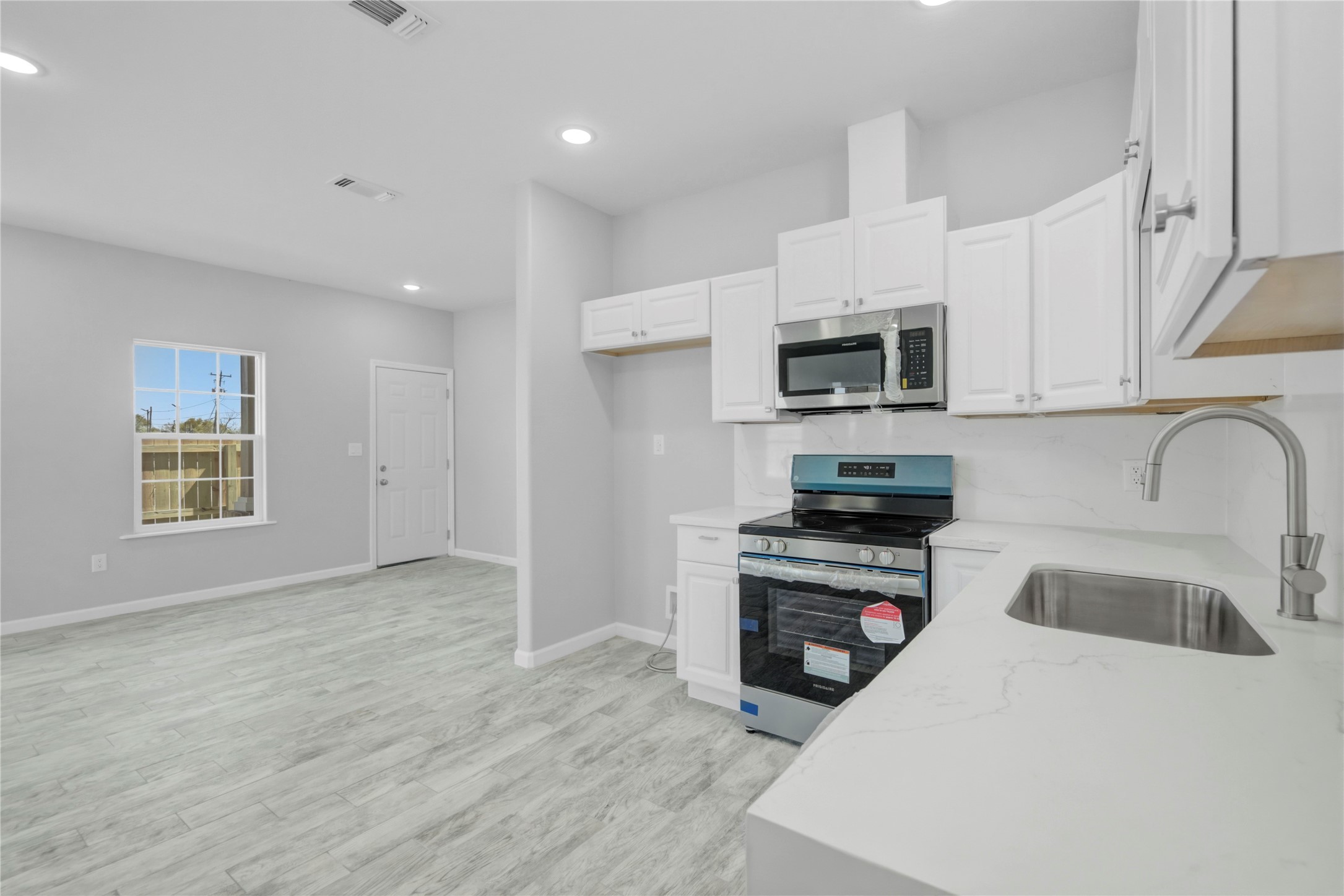 1107 West 2nd Street Freeport, TX 77541 - Photo 12 of 28