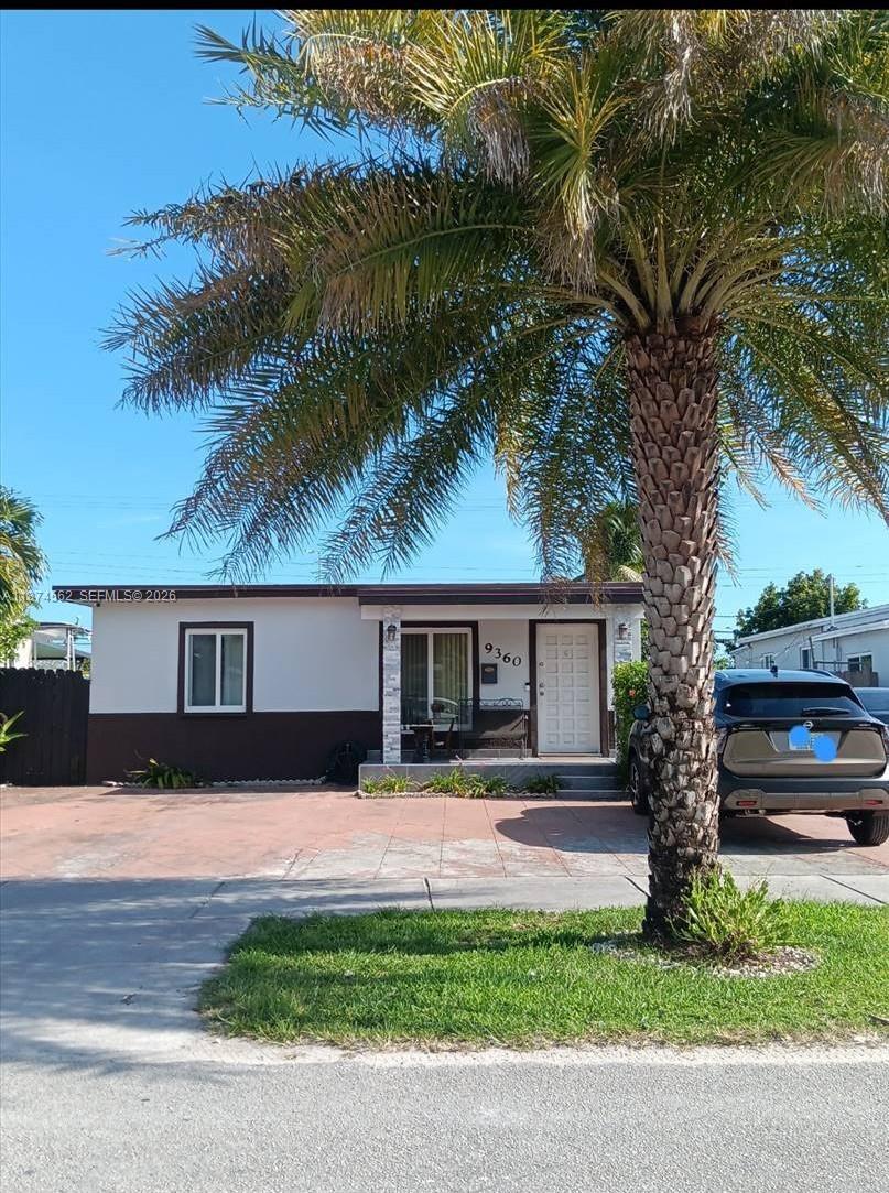 9360 Southwest 37th Street Miami, FL 33165 - Photo 1 of 17