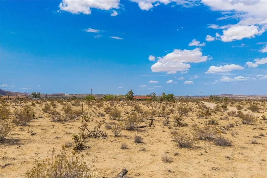 6127 Two Mile Joshua Tree, CA 92252 - Photo 11 of 19 a view of a city
