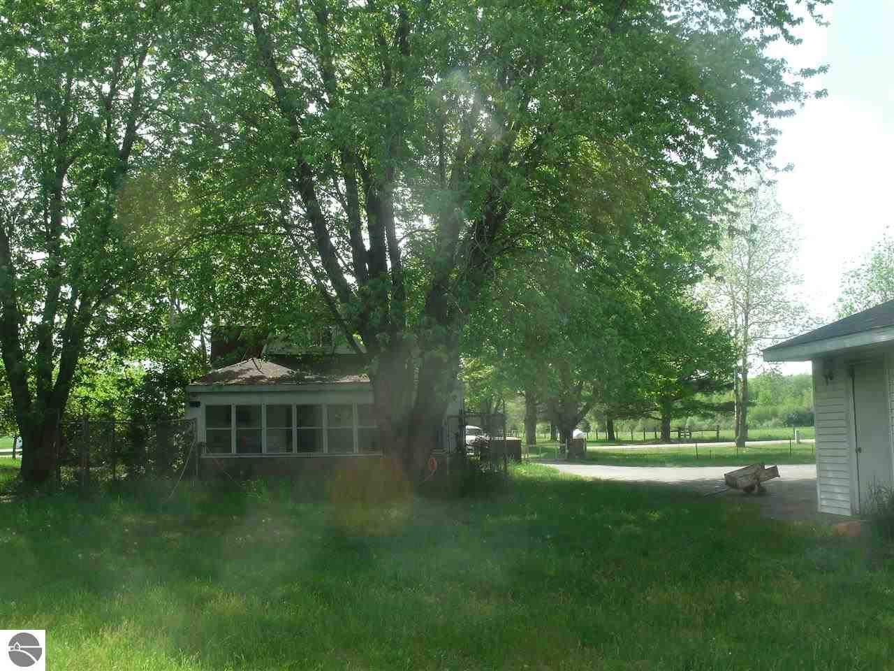 190 North Hockaday Road Gladwin, MI 48624 - Photo 6 of 6 1786638-5.JPG
