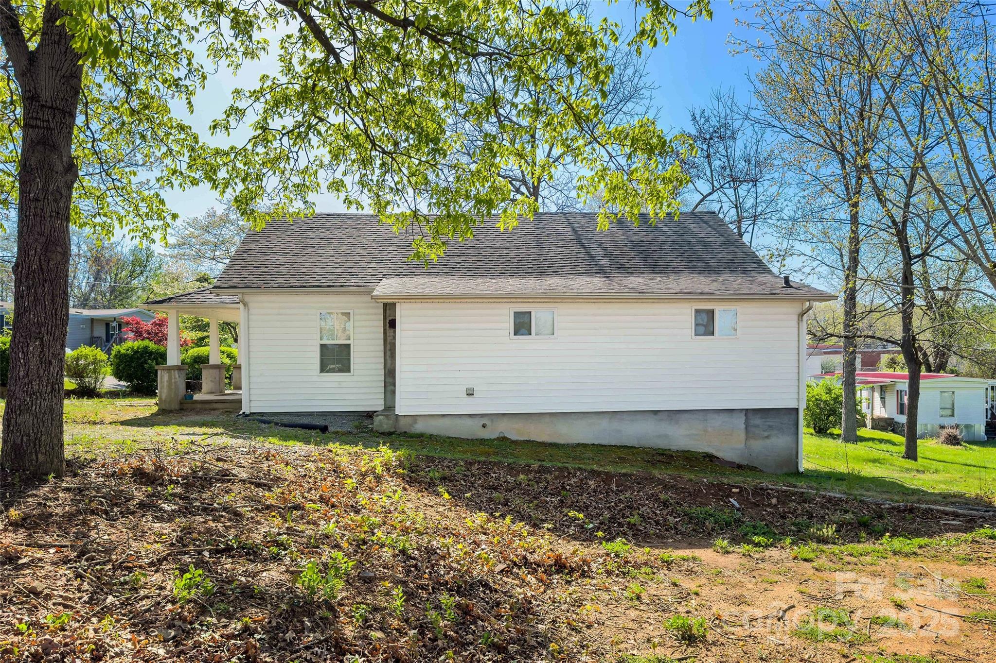 36 Catawba Street Marion, NC 28752 - Photo 17 of 30