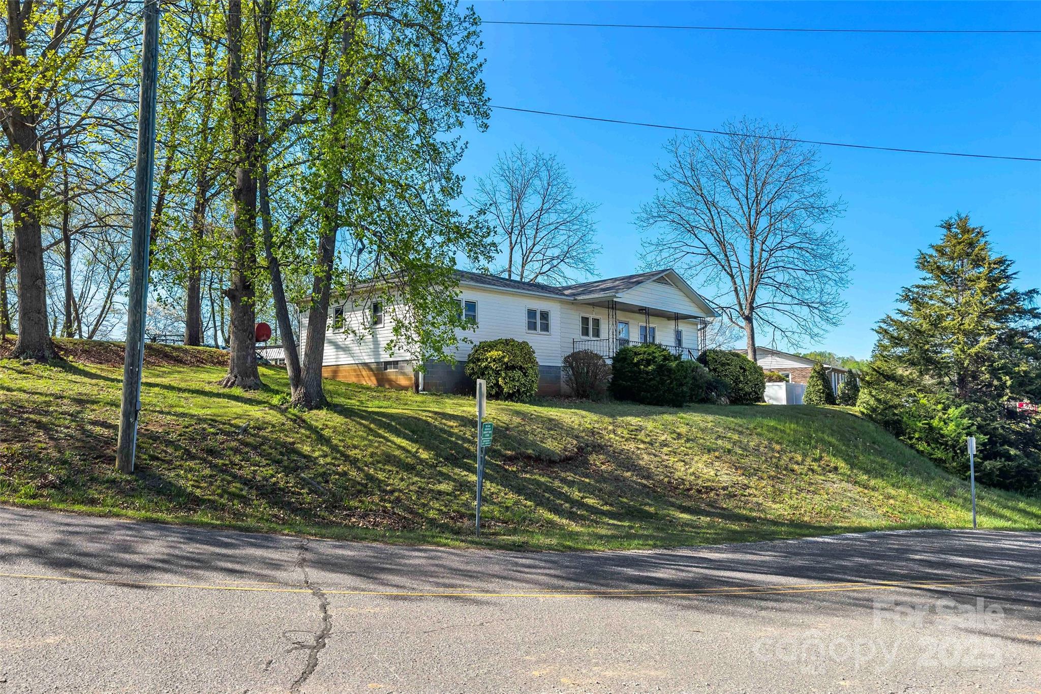 36 Catawba Street Marion, NC 28752 - Photo 3 of 30
