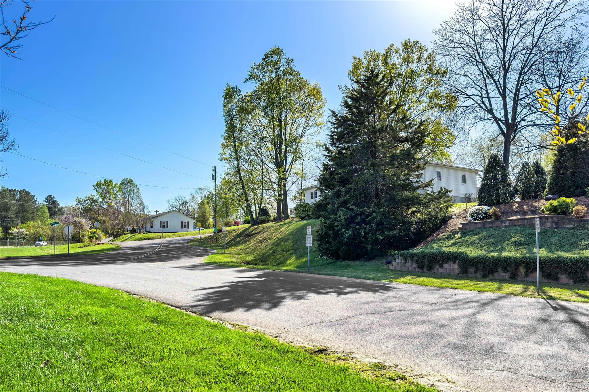 36 Catawba Street Marion, NC 28752 - Photo 5 of 30