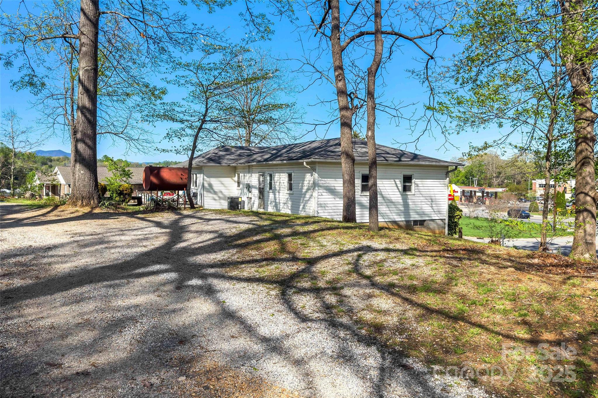 36 Catawba Street Marion, NC 28752 - Photo 7 of 30