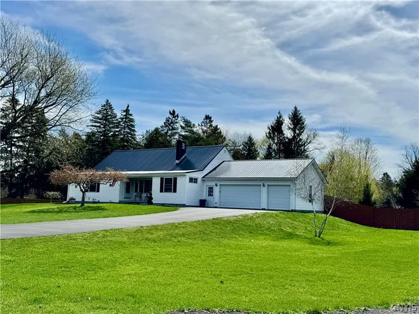 $474,900 | 87 Clinton Street, New Hartford, NY 13417