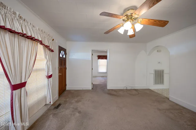 $165,000 | 100 North Boulevard, Clinton, NC 28328