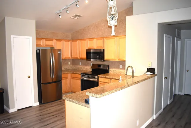 $2,350 | 21838 North 34th Avenue, Phoenix, AZ 85027