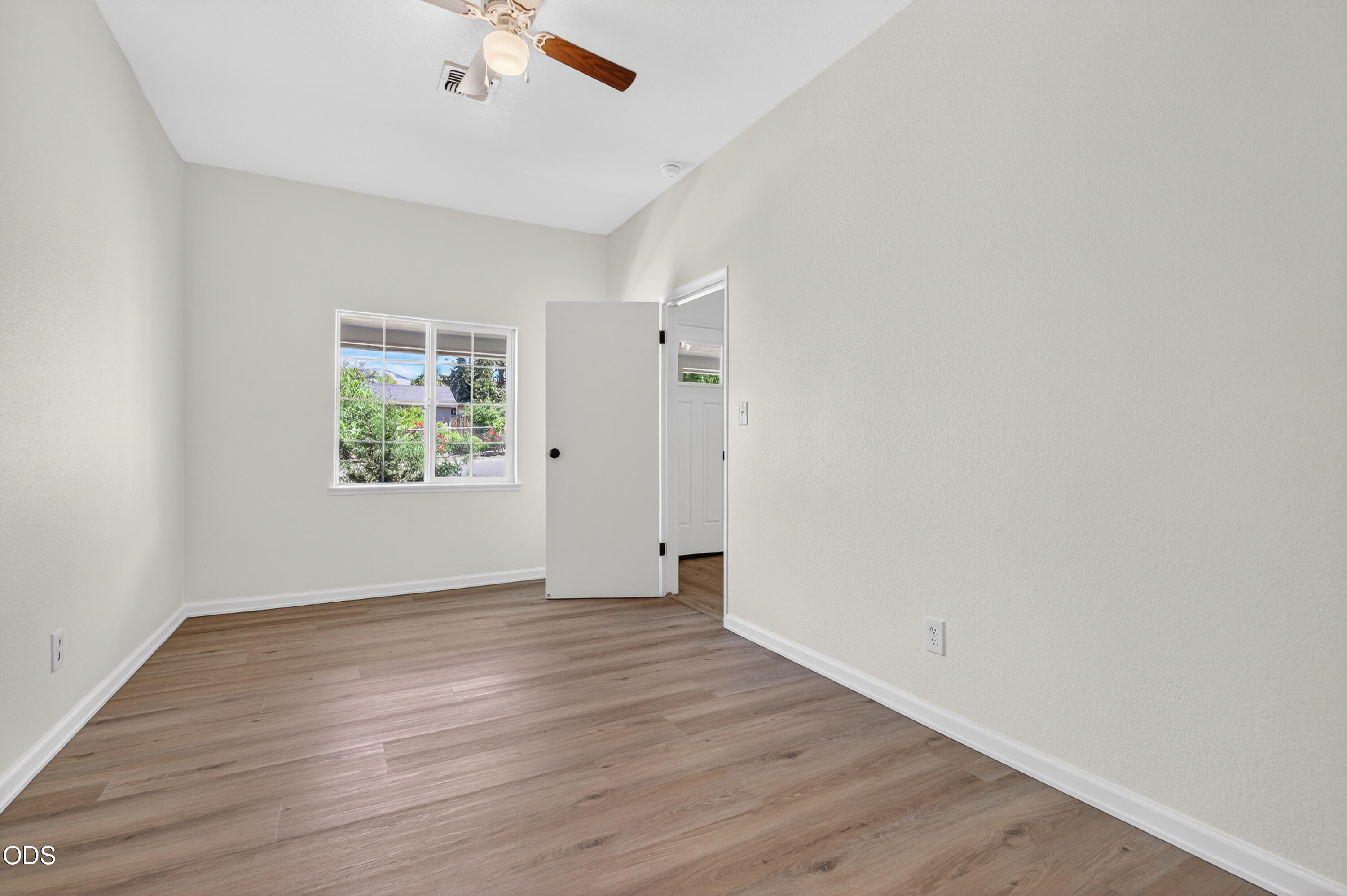 502 South B Street Phoenix, OR 97535 - Photo 13 of 27