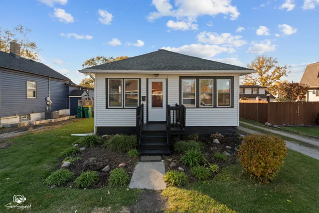 $199,900 | 607 Cayuga Street, Joliet, IL 60432