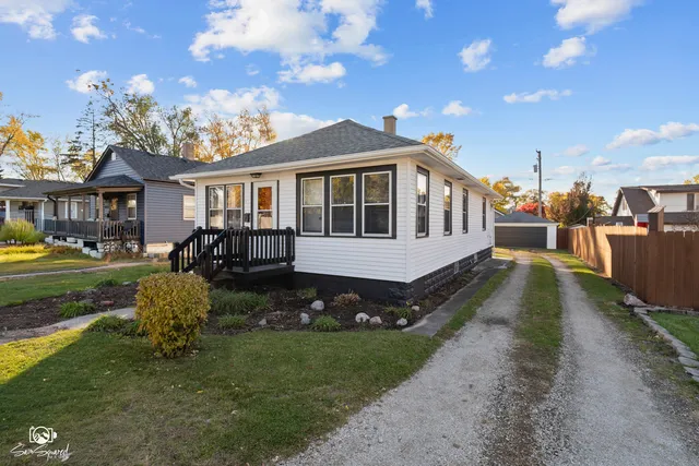 $199,900 | 607 Cayuga Street, Joliet, IL 60432