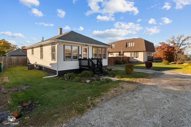 $199,900 | 607 Cayuga Street, Joliet, IL 60432