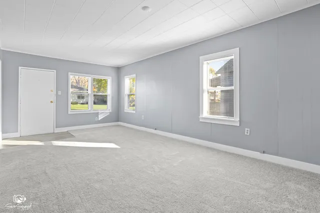 $199,900 | 607 Cayuga Street, Joliet, IL 60432