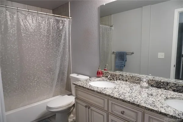 $449,900 | 180 South 4th Avenue, Deer Trail, CO 80105