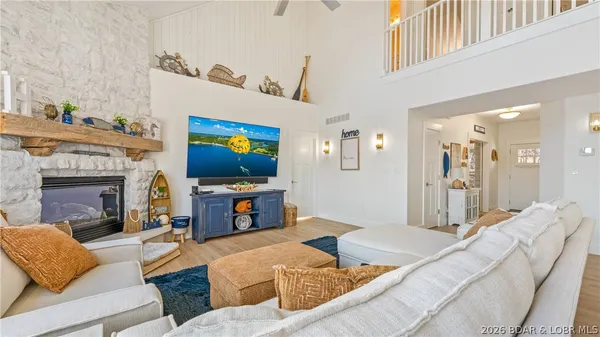 $2,250,000 | 2858 Big Island Drive, Roach, MO 65787