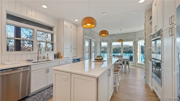 $2,250,000 | 2858 Big Island Drive, Roach, MO 65787