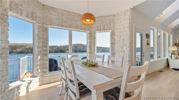 $2,250,000 | 2858 Big Island Drive, Roach, MO 65787