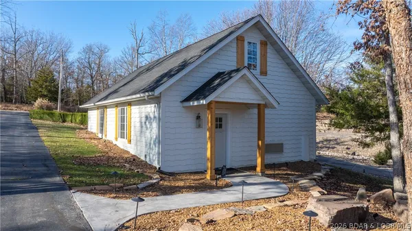 $2,250,000 | 2858 Big Island Drive, Roach, MO 65787