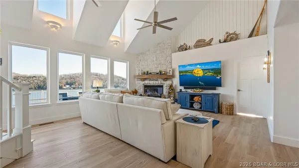 $2,250,000 | 2858 Big Island Drive, Roach, MO 65787