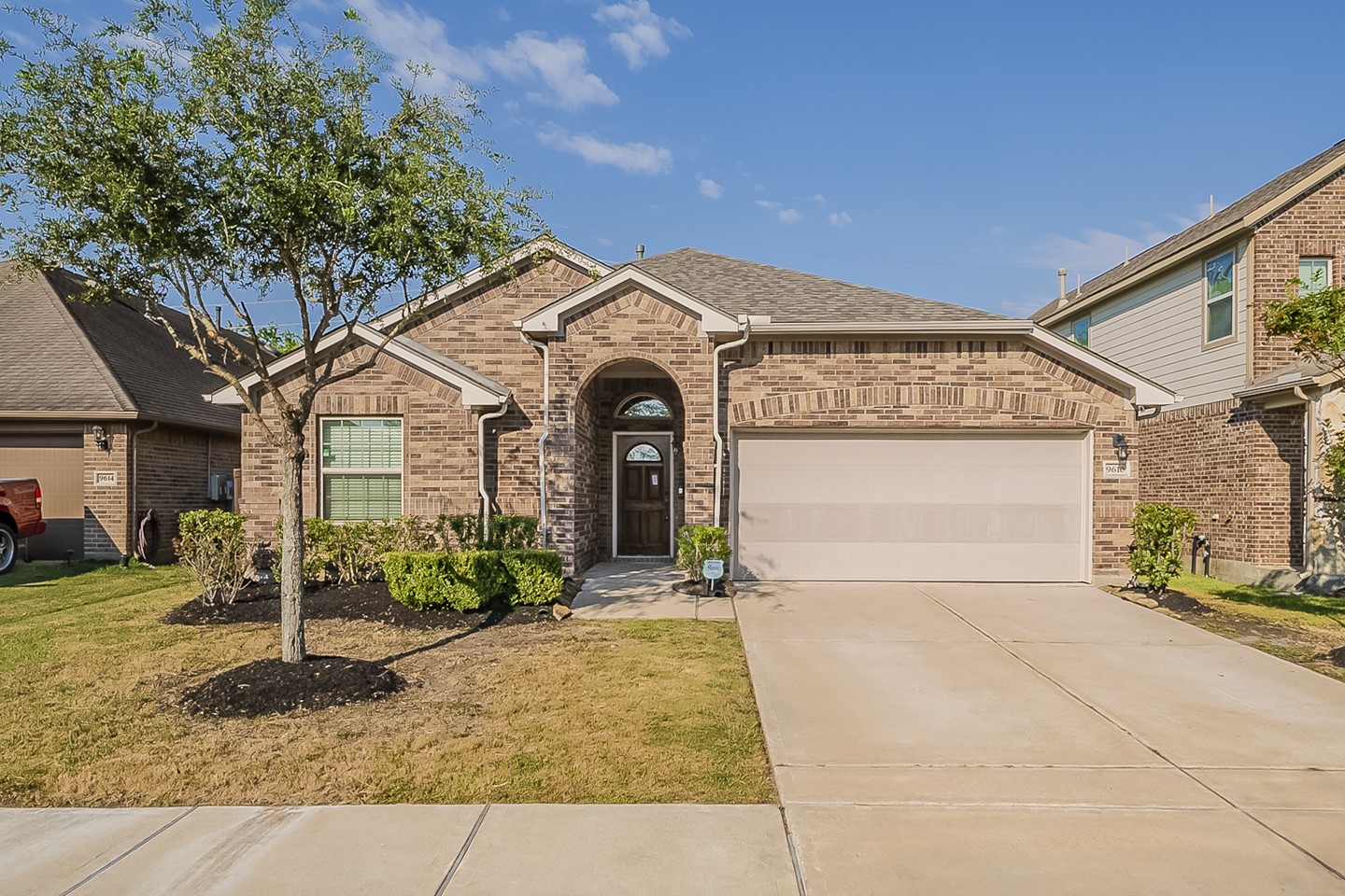 9610 Ocean Drive Rosharon, TX 77583 - Photo 1 of 20