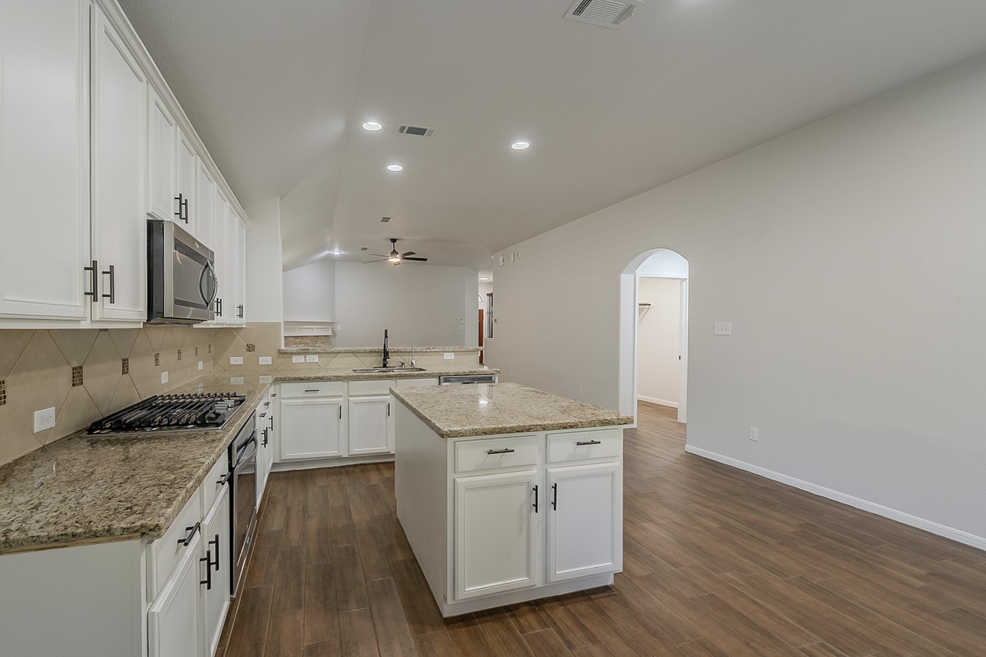 9610 Ocean Drive Rosharon, TX 77583 - Photo 5 of 20