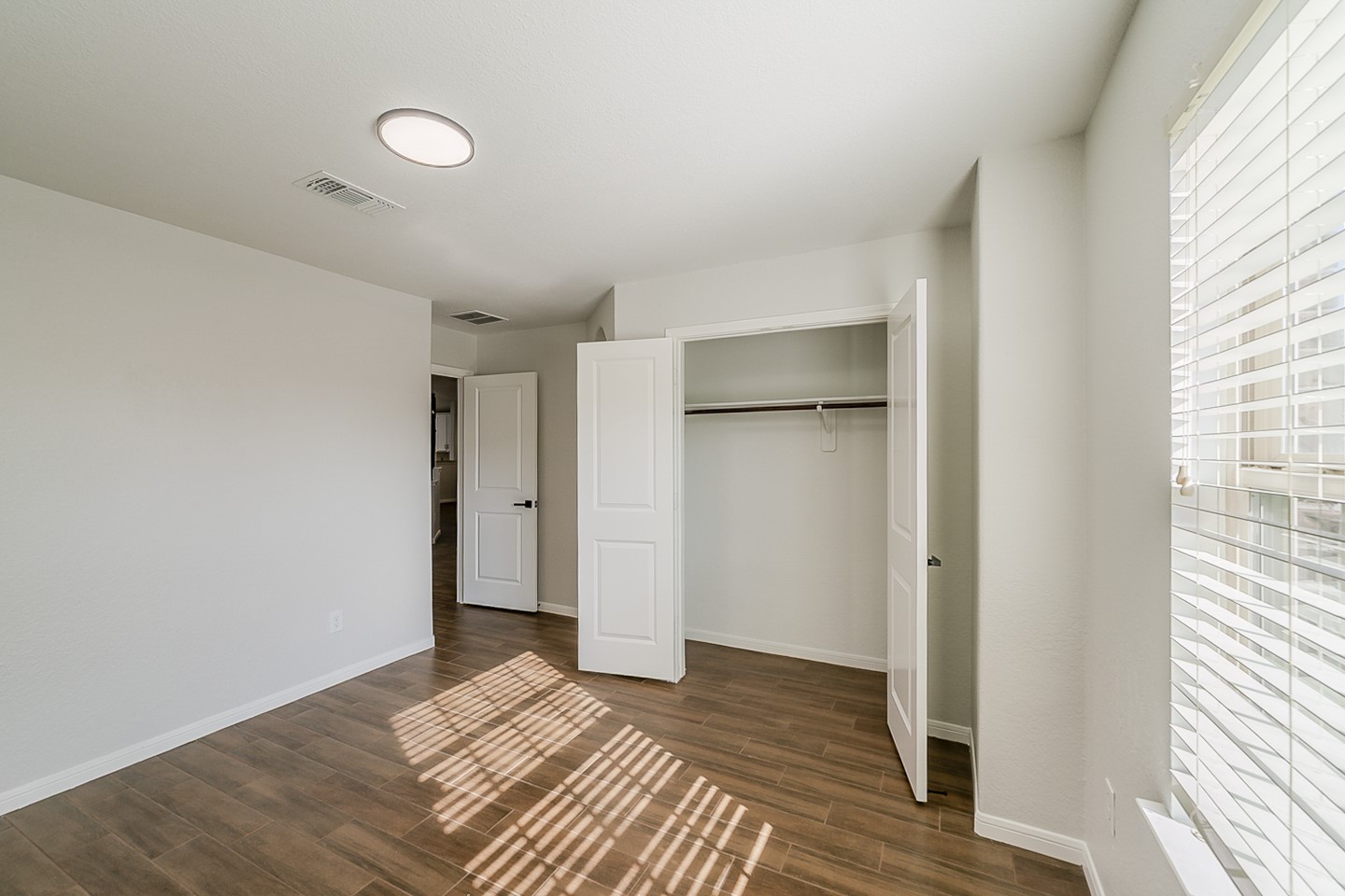 9610 Ocean Drive Rosharon, TX 77583 - Photo 6 of 20