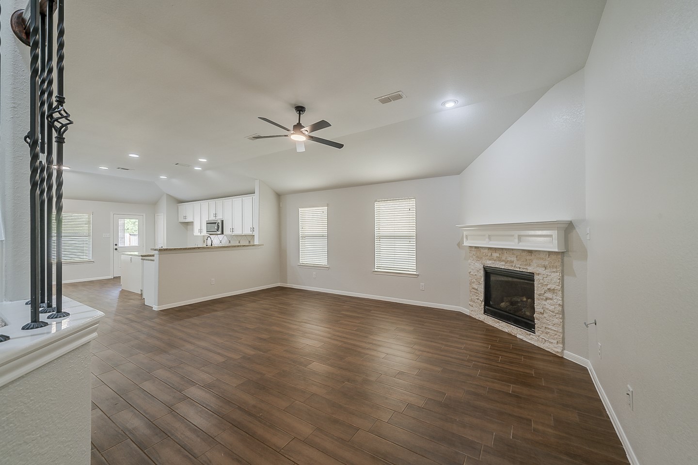 9610 Ocean Drive Rosharon, TX 77583 - Photo 10 of 20