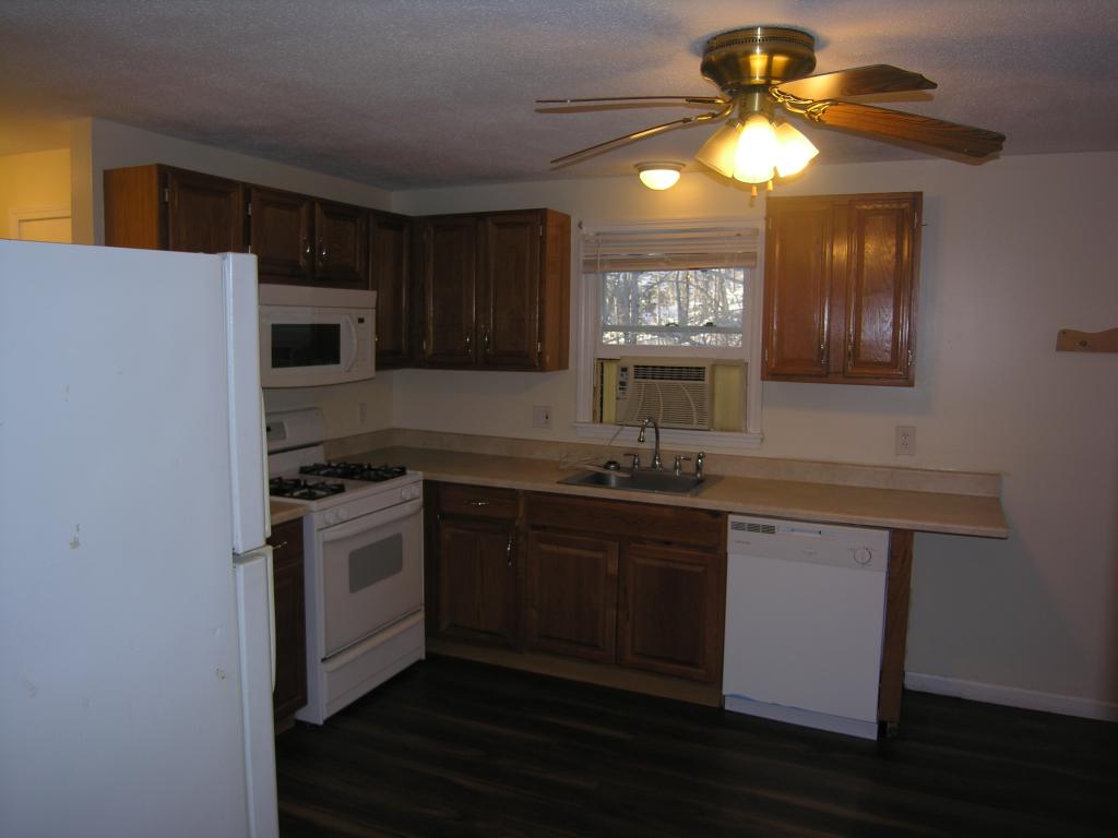 40 B Windham Road Hudson, NH 03051 - Photo 5 of 22