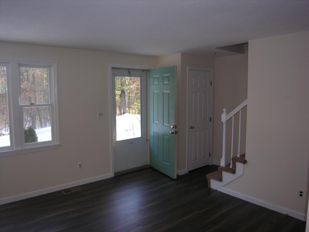 40 B Windham Road Hudson, NH 03051 - Photo 8 of 22