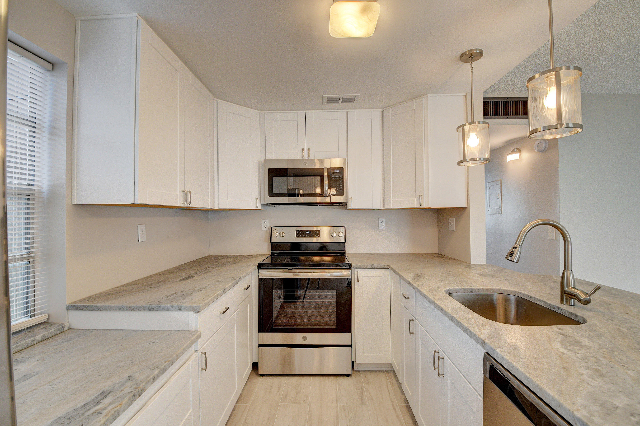 644 Normandy Lane Delray Beach, FL 33484 - Photo 11 of 43 DSC_4036_37_38_39_40