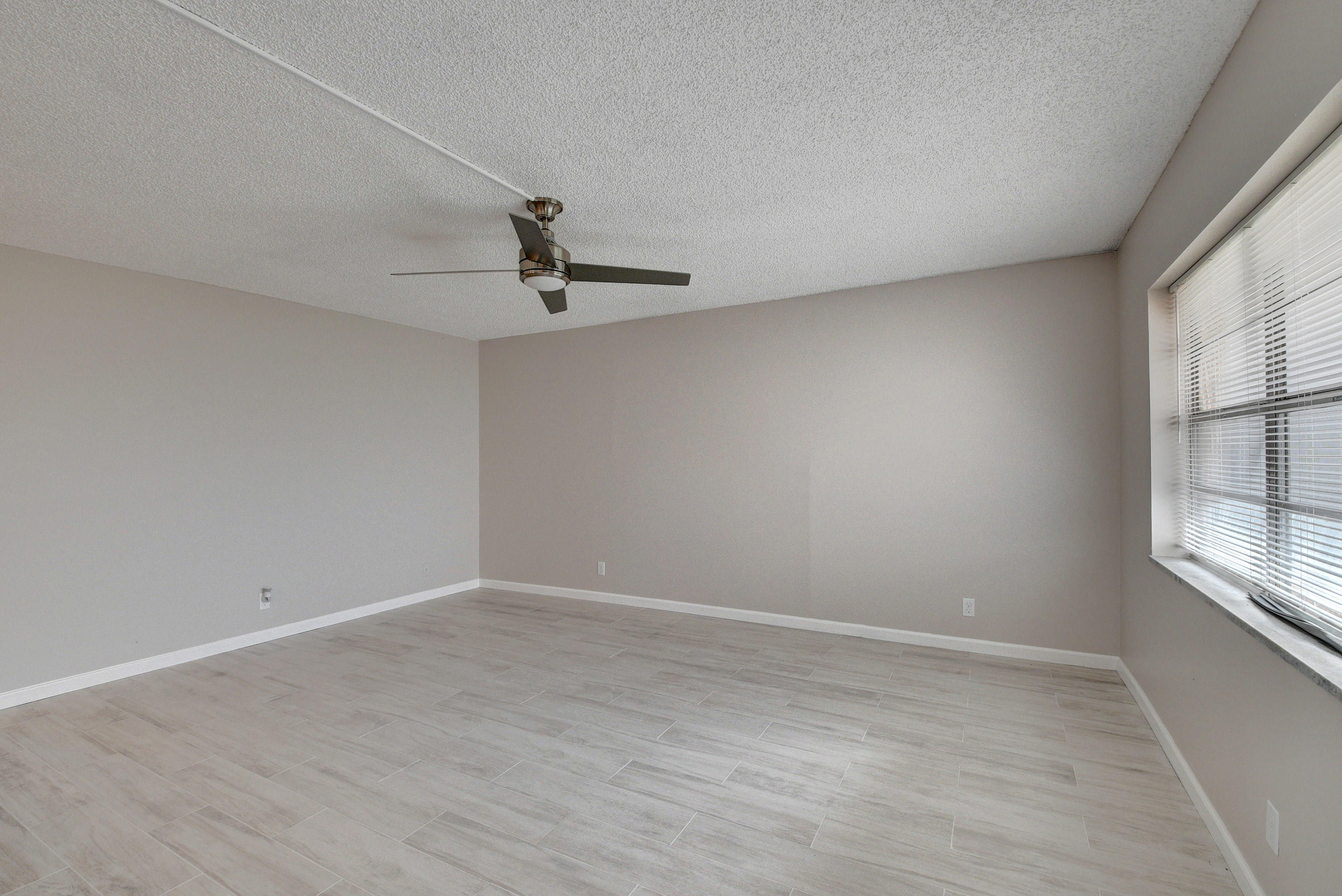 644 Normandy Lane Delray Beach, FL 33484 - Photo 4 of 43 DSC_4001_2_3_4_5