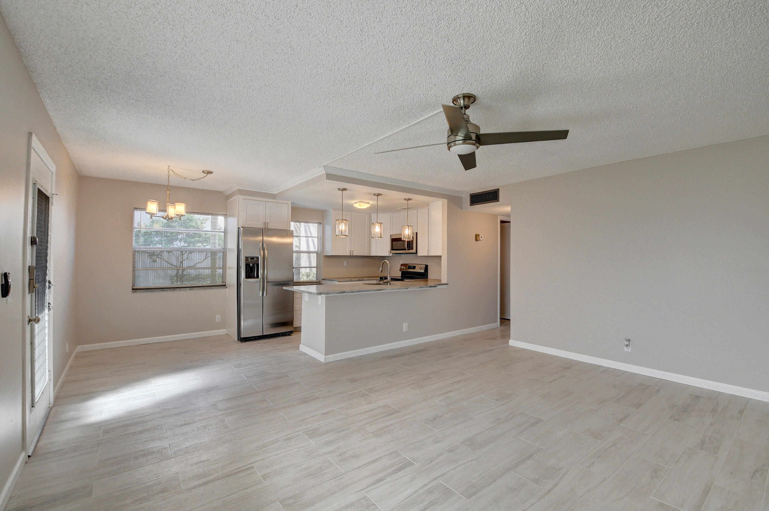 644 Normandy Lane Delray Beach, FL 33484 - Photo 5 of 43 DSC_4006_07_08_09_10