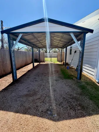 $1,500 | 404 West Haynie Street, Llano, TX 78643