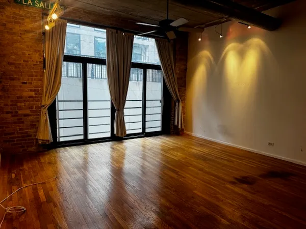$3,500 | 110 North Peoria Street, Unit 306, Chicago, IL 60607