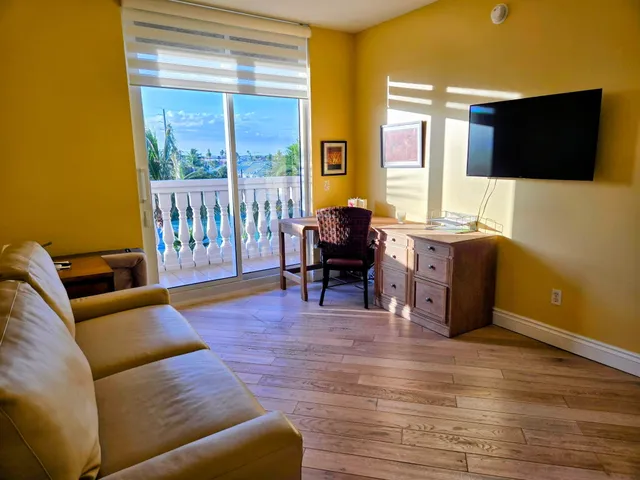 $10,000 | 700 Ocean Royale, Unit 401, Juno Beach, FL 33408