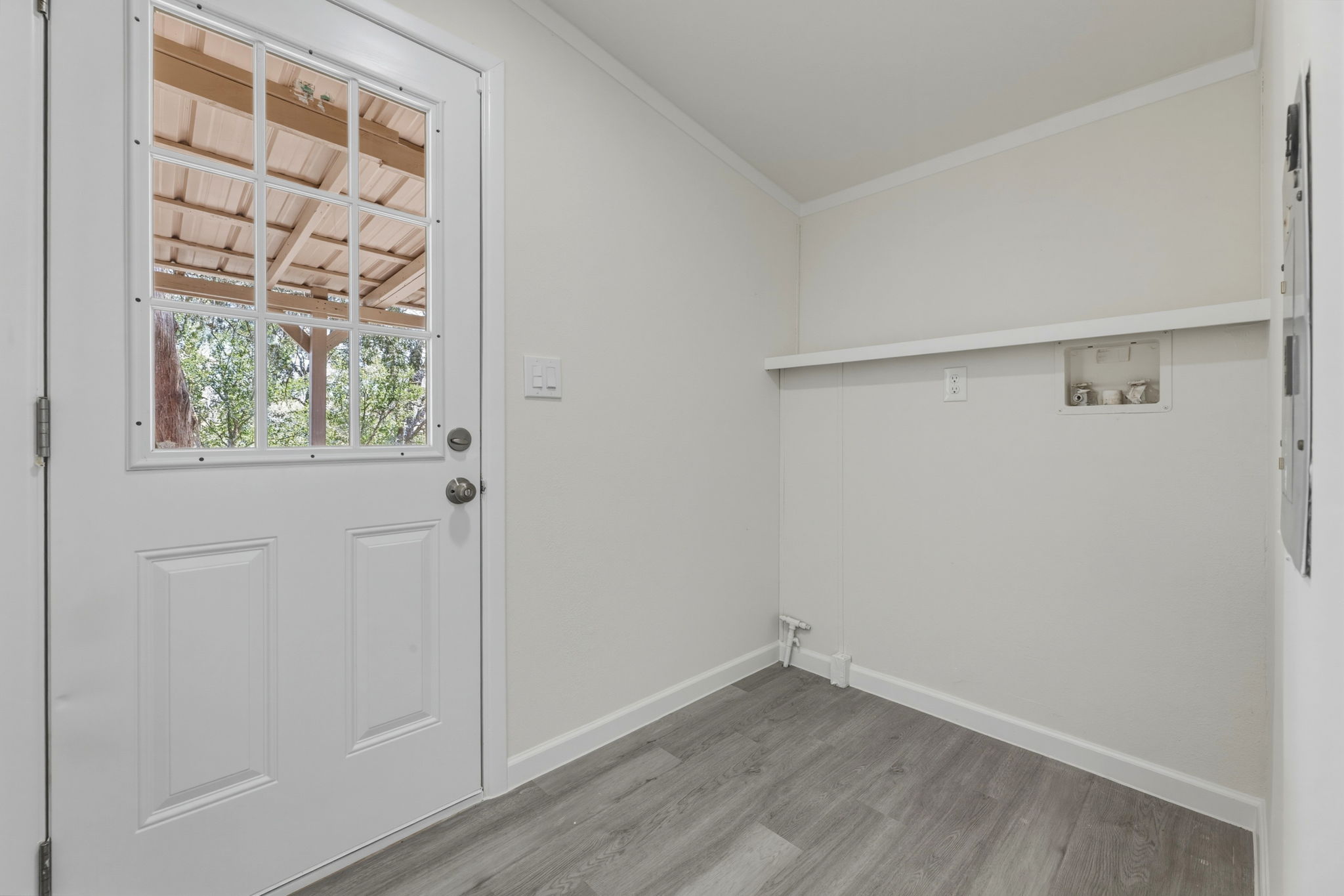 340 Red Hawk Drive Dale, TX 78616 - Photo 28 of 38 Laundry room