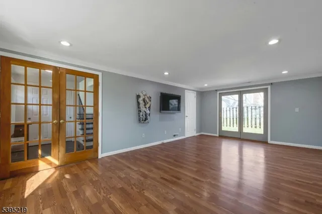 $585,000 | 52 Greenbrook Road, Middlesex, NJ 08846