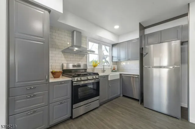 $585,000 | 52 Greenbrook Road, Middlesex, NJ 08846