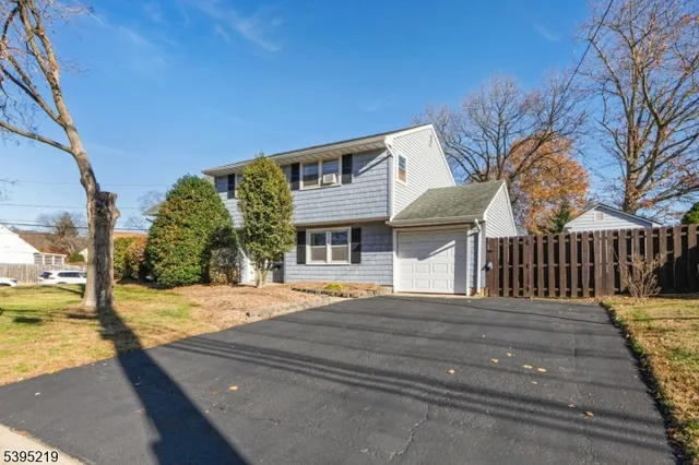 $585,000 | 52 Greenbrook Road, Middlesex, NJ 08846