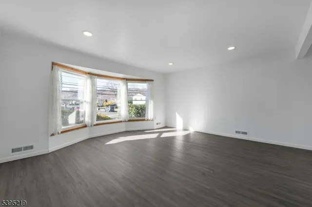 $585,000 | 52 Greenbrook Road, Middlesex, NJ 08846