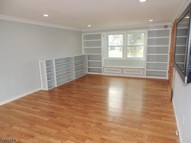 $585,000 | 52 Greenbrook Road, Middlesex, NJ 08846