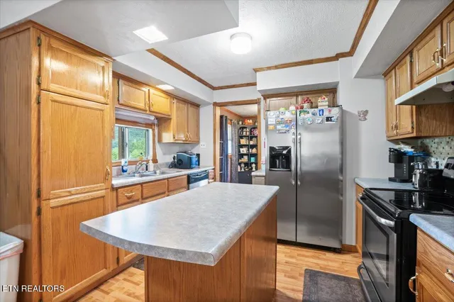 $424,700 | 1976 Smokey Creek Road, Huntsville, TN 37756