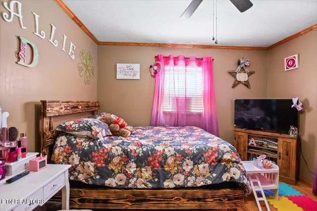 $424,700 | 1976 Smokey Creek Road, Huntsville, TN 37756