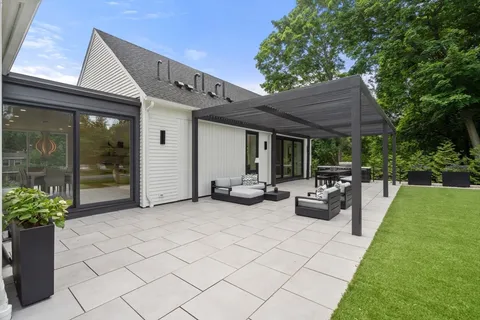 $5,695,000 | 21 White Oak Road, Newton, MA 02468