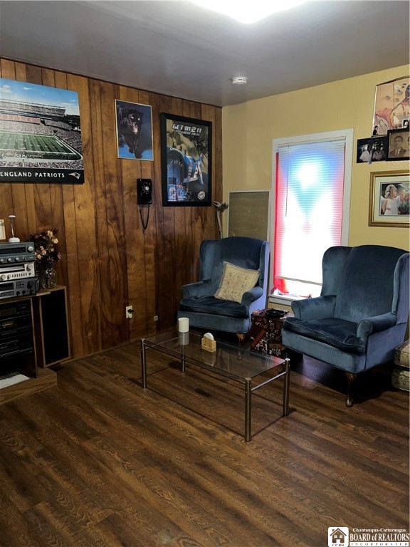 104 King Street Dunkirk City, NY 14048 - Photo 8 of 12 Upstairs Unit Livingroom