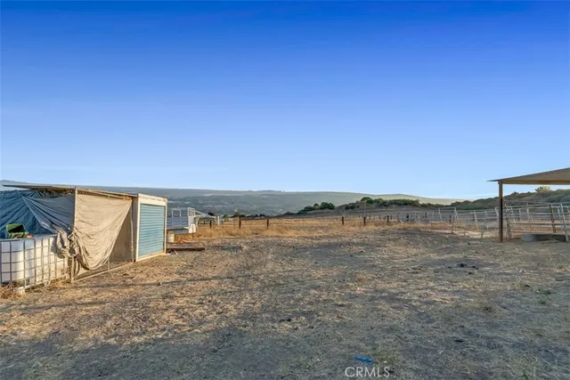 a view of an outdoor space