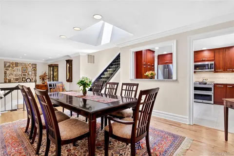$1,348,000 | 20 Fox Ridge, Roslyn, NY 11576