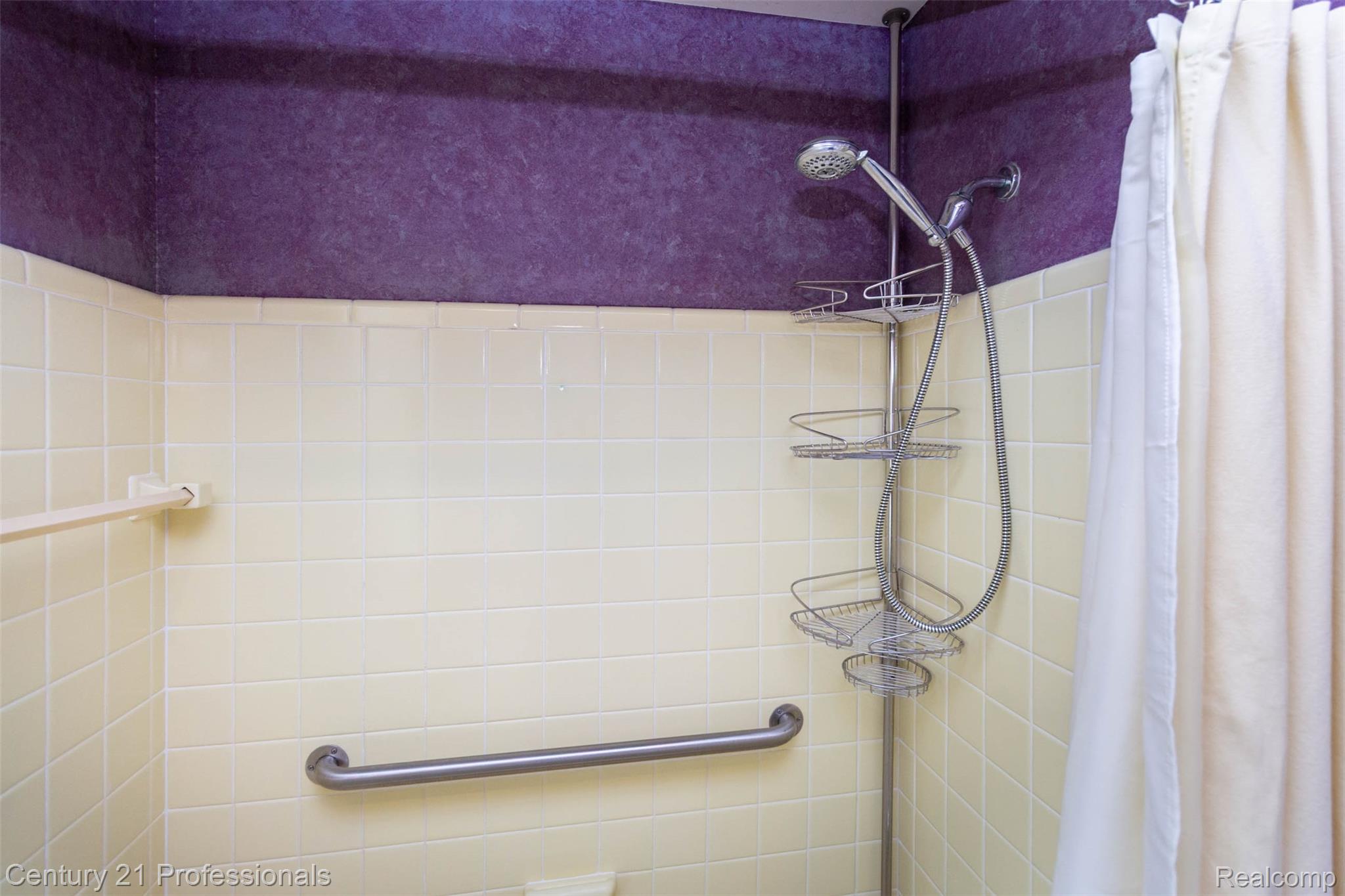 4133 Amherst Road Royal Oak, MI 48073 - Photo 17 of 33 interior (13).jpg
