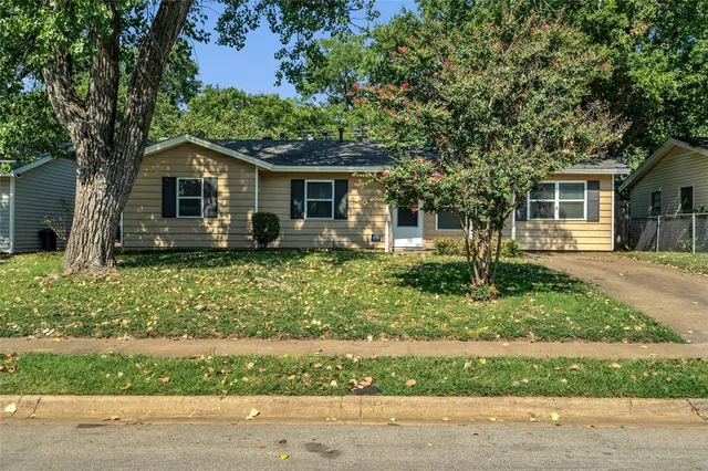 $255,000 | 815 Milam Drive, Euless, TX 76039