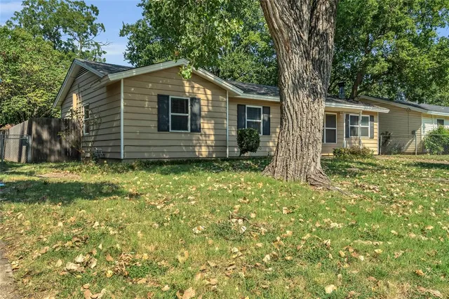 $255,000 | 815 Milam Drive, Euless, TX 76039