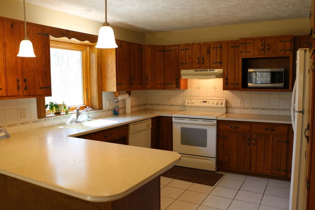 826 East River Road Traverse City, MI 49696 - Photo 12 of 38 1873700-11.JPG